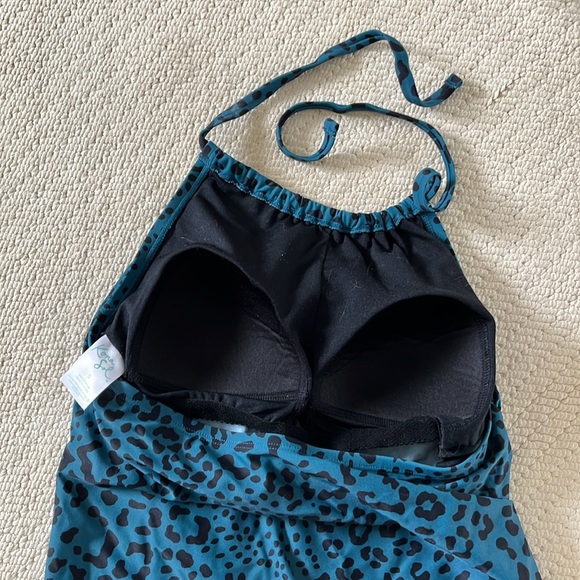 Kona Sol Blue Cheetah Print Women’s Tankini Bathing Suit Top - Picture 3 of 6
